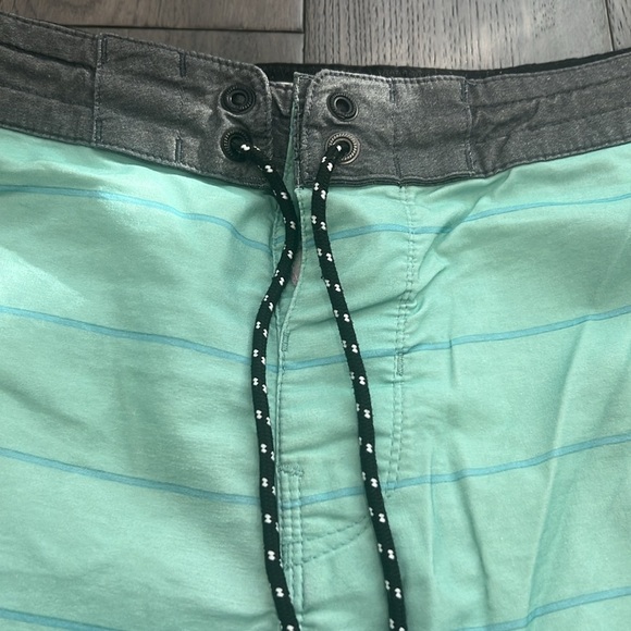 Men’s billabong low tides surfer swim board shorts - Picture 3 of 10